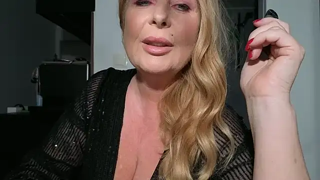 Snapshot of TammyJeann chatting on November 9, 2025, 6:01 pm TammyJeann online show from November 9, 2025, 6:01 pm