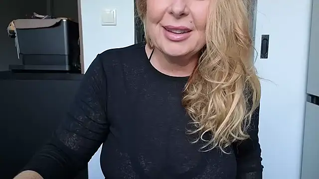 TammyJeann online show from September 12, 2025, 3:01 pm