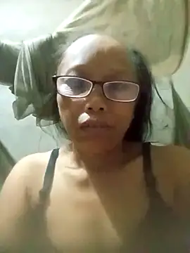 Snapshot of kallie-kiss chatting on July 13, 2026, 9:47 pm kallie-kiss online show from July 13, 2026, 9:47 pm