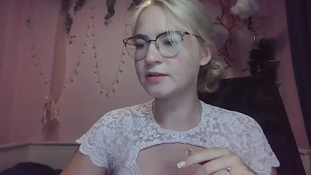 Snapshot of Sinful_corner chatting on July 5, 2026, 7:54 pm Sinful corner online show from July 5, 2026, 7:54 pm