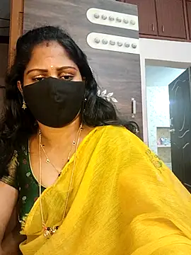 Snapshot of Siiddhika87 chatting on July 6, 2026, 8:33 pm Siiddhika87 online show from July 6, 2026, 8:33 pm