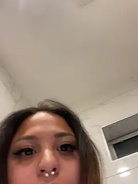 Beelovee98 online show from July 22, 2026, 4:25 am