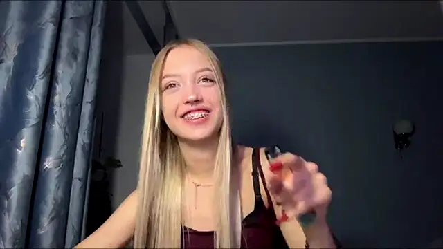 Snapshot of AngelitaMccrobie chatting on July 3, 2026, 4:24 pm AngelitaMccrobie online show from July 3, 2026, 4:24 pm