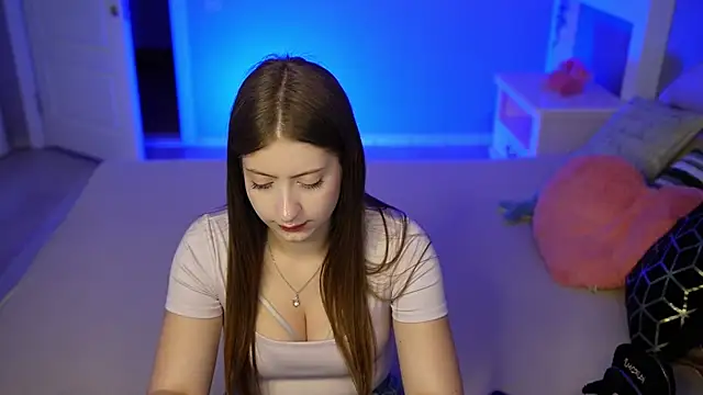 emilyyboo online show from July 6, 2026, 2:35 pm