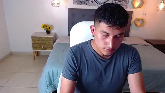 Snapshot of Lucas_morenty chatting on July 4, 2026, 7:18 pm Lucas morenty online show from July 4, 2026, 7:18 pm