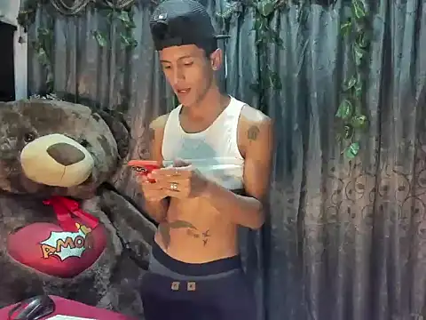 Snapshot of hot_guys23 chatting on July 17, 2026, 9:34 pm hot guys23 online show from July 17, 2026, 9:34 pm