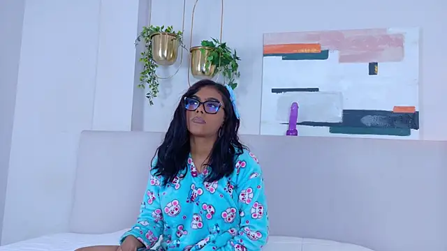 Snapshot of MikaellaFoxx chatting on August 4, 2026, 3:22 am MikaellaFoxx online show from August 4, 2026, 3:22 am