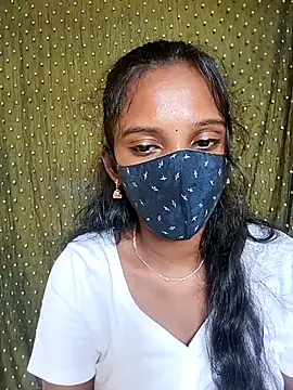 Snapshot of Tamil_Soloqueen_001 chatting on July 18, 2026, 6:44 am Tamil Soloqueen 001 online show from July 18, 2026, 6:44 am