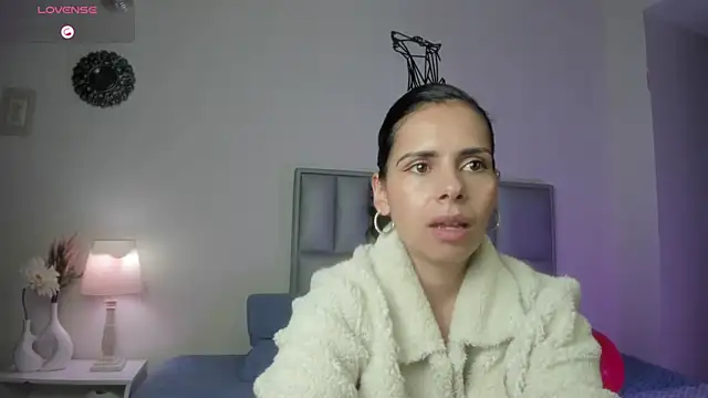 Snapshot of Bianca_Vibe chatting on July 8, 2026, 2:40 pm Bianca Vibe online show from July 8, 2026, 2:40 pm