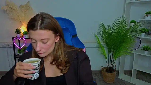 EliseWeeks online show from July 14, 2026, 10:21 am