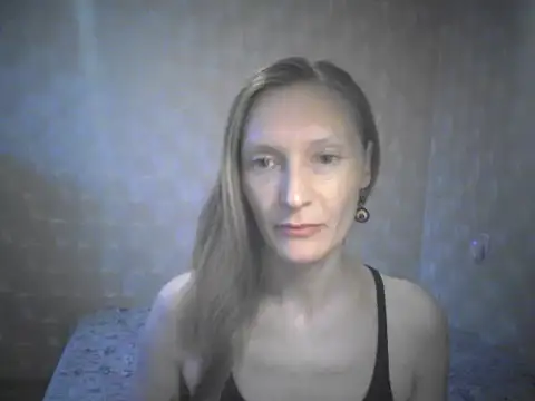 Snapshot of LunaBelle2 chatting on July 17, 2026, 6:16 pm LunaBelle2 online show from July 17, 2026, 6:16 pm