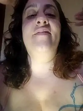 Snapshot of Mannibee chatting on July 5, 2026, 10:49 pm Mannibee online show from July 5, 2026, 10:49 pm