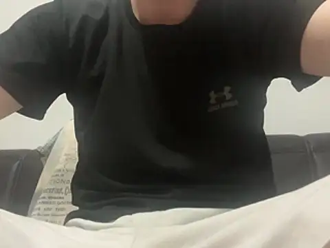 Emreq00 online show from July 14, 2026, 4:24 pm