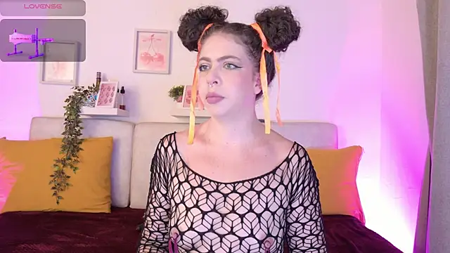 Snapshot of Malka_Peach chatting on July 10, 2026, 11:27 pm Malka Peach online show from July 10, 2026, 11:27 pm