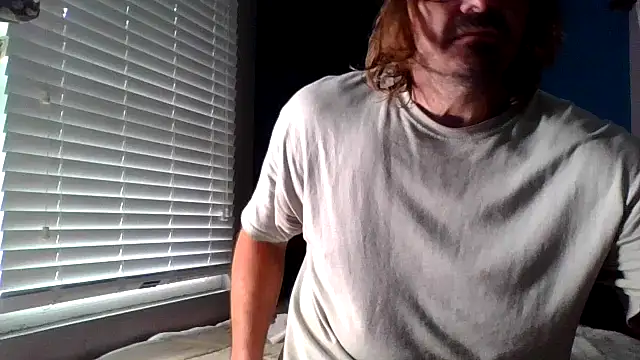 Snapshot of RIVEN_VEILREND chatting on July 25, 2026, 5:19 pm RIVEN VEILREND online show from July 25, 2026, 5:19 pm