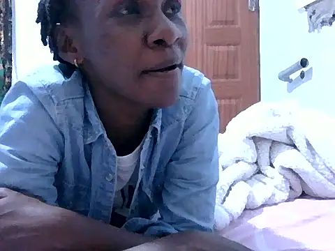 Snapshot of Little_Flower01 chatting on July 8, 2026, 8:20 pm Little Flower01 online show from July 8, 2026, 8:20 pm
