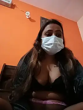 Snapshot of sana_khan chatting on July 19, 2026, 7:17 am sana khan online show from July 19, 2026, 7:17 am
