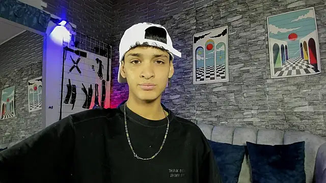 stevensantana1 online show from July 17, 2026, 2:09 am
