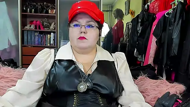 Snapshot of KaryQueen chatting on February 25, 2025, 4:35 pm KaryQueen online show from February 25, 2025, 4:35 pm