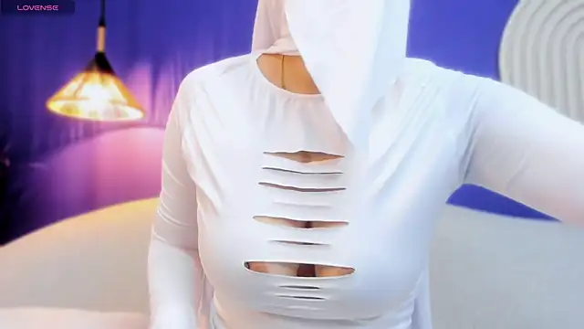 Layla Night online show from July 12, 2026, 4:13 am