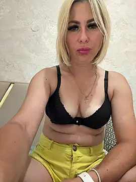 little berry77 online show from July 29, 2026, 7:51 am
