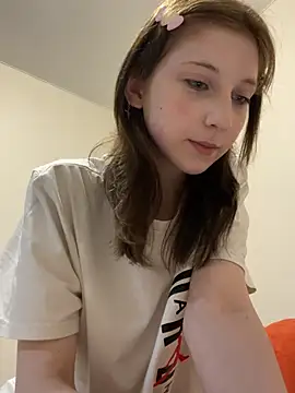 Lia Kim  online show from July 31, 2026, 5:43 pm