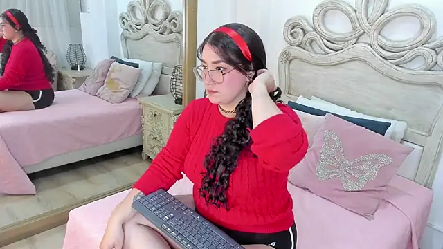 lesly roseliss online show from July 12, 2026, 3:29 am