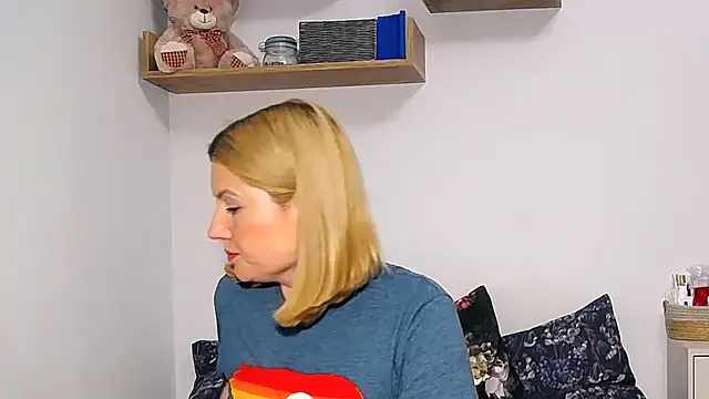 Snapshot of alisenties chatting on December 18, 2025, 3:38 pm alisenties online show from December 18, 2025, 3:38 pm