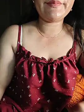 Snapshot of Nganquynh_2k2 chatting on July 13, 2026, 1:54 pm Nganquynh 2k2 online show from July 13, 2026, 1:54 pm