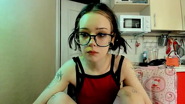 Snapshot of Honey_Mollyy chatting on July 15, 2026, 9:05 am Honey Mollyy online show from July 15, 2026, 9:05 am