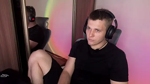Nikclak online show from July 14, 2026, 6:36 pm