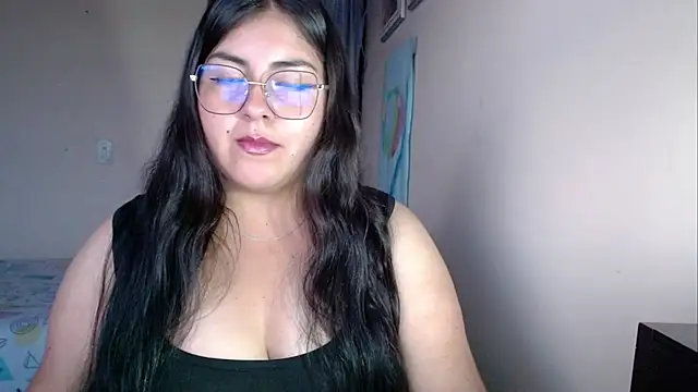 Snapshot of Alejaa_33 chatting on July 14, 2026, 12:44 pm Alejaa 33 online show from July 14, 2026, 12:44 pm