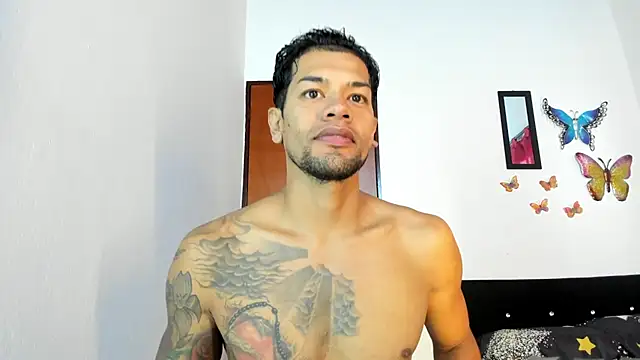 Snapshot of spartacuslyon chatting on July 17, 2026, 12:13 pm spartacuslyon online show from July 17, 2026, 12:13 pm