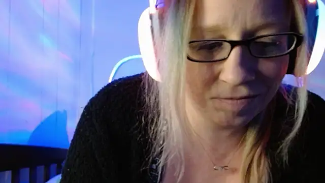 Snapshot of XxMs_StarzxX chatting on January 16, 2025, 4:07 am XxMs StarzxX online show from January 16, 2025, 4:07 am