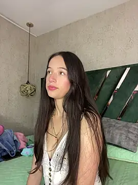 Snapshot of aly_16 chatting on July 21, 2026, 1:34 pm aly 16 online show from July 21, 2026, 1:34 pm