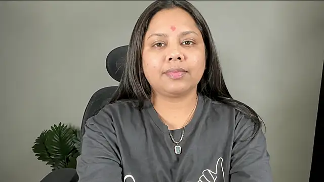 Snapshot of Varsha-ji767 chatting on July 16, 2026, 7:55 pm Varsha-ji767 online show from July 16, 2026, 7:55 pm