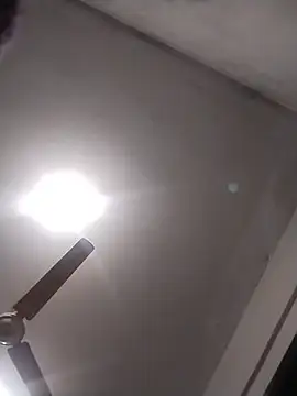 Snapshot of Edrian1811 chatting on July 21, 2026, 11:44 am Edrian1811 online show from July 21, 2026, 11:44 am
