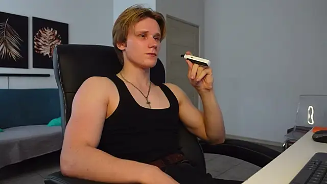 Snapshot of Ben_Kane chatting on August 7, 2026, 1:17 pm Ben Kane online show from August 7, 2026, 1:17 pm