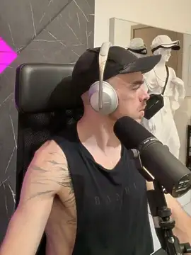 Snapshot of logan2kelly chatting on July 31, 2026, 5:54 pm logan2kelly online show from July 31, 2026, 5:54 pm