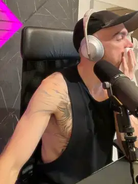 Snapshot of logan2kelly chatting on July 28, 2026, 8:52 pm logan2kelly online show from July 28, 2026, 8:52 pm