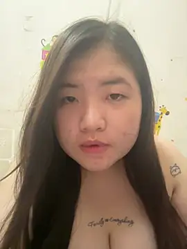 Danzyjoly online show from July 23, 2026, 6:37 pm