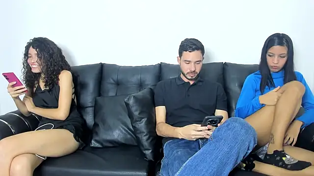 Snapshot of Royal_Threesome18 chatting on July 24, 2026, 2:51 am Royal Threesome18 online show from July 24, 2026, 2:51 am