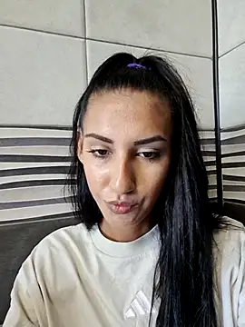 Snapshot of Andreea_C chatting on July 26, 2026, 9:27 am Andreea C online show from July 26, 2026, 9:27 am