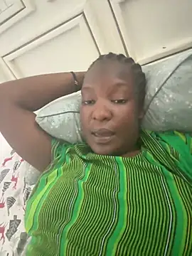 Snapshot of curvyreen chatting on August 5, 2026, 6:29 am curvyreen online show from August 5, 2026, 6:29 am