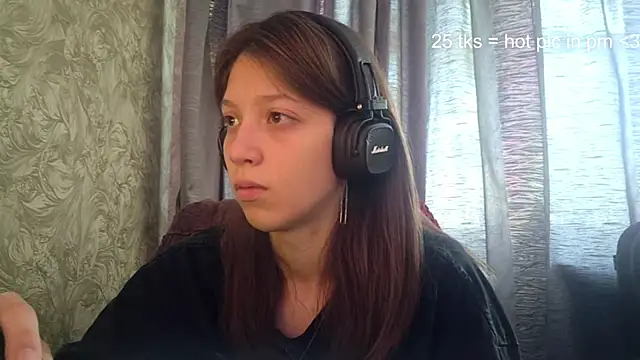Snapshot of CornyPlaten chatting on July 28, 2026, 9:28 am CornyPlaten online show from July 28, 2026, 9:28 am