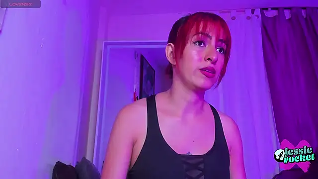 jessierocketx online show from October 7, 2025, 5:58 pm