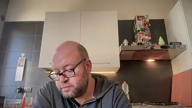 Snapshot of theitalianbear chatting on November 5, 2025, 8:39 am theitalianbear online show from November 5, 2025, 8:39 am