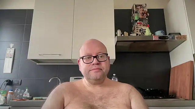 theitalianbear online show from February 25, 2025, 11:32 am