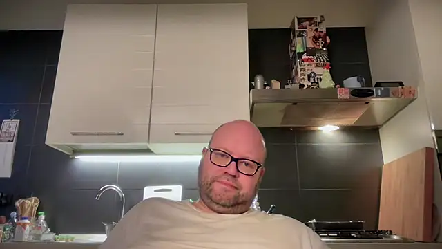 theitalianbear online show from February 14, 2025, 6:02 am