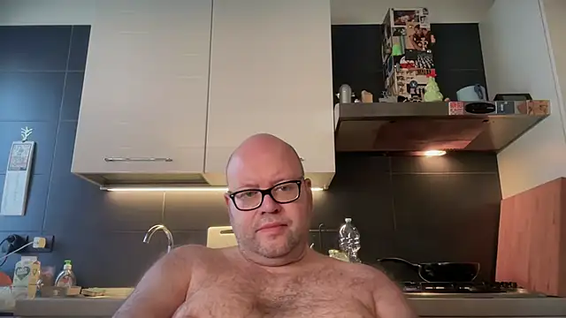 theitalianbear online show from February 5, 2025, 8:32 am
